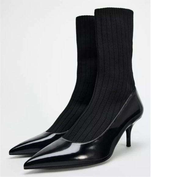 NWT ZARA ANKLE BOOT STYLE HIGH HEELS SIZE 7.5
🚨PRICE FIXED NON DISCOUNT - Picture 1 of 12